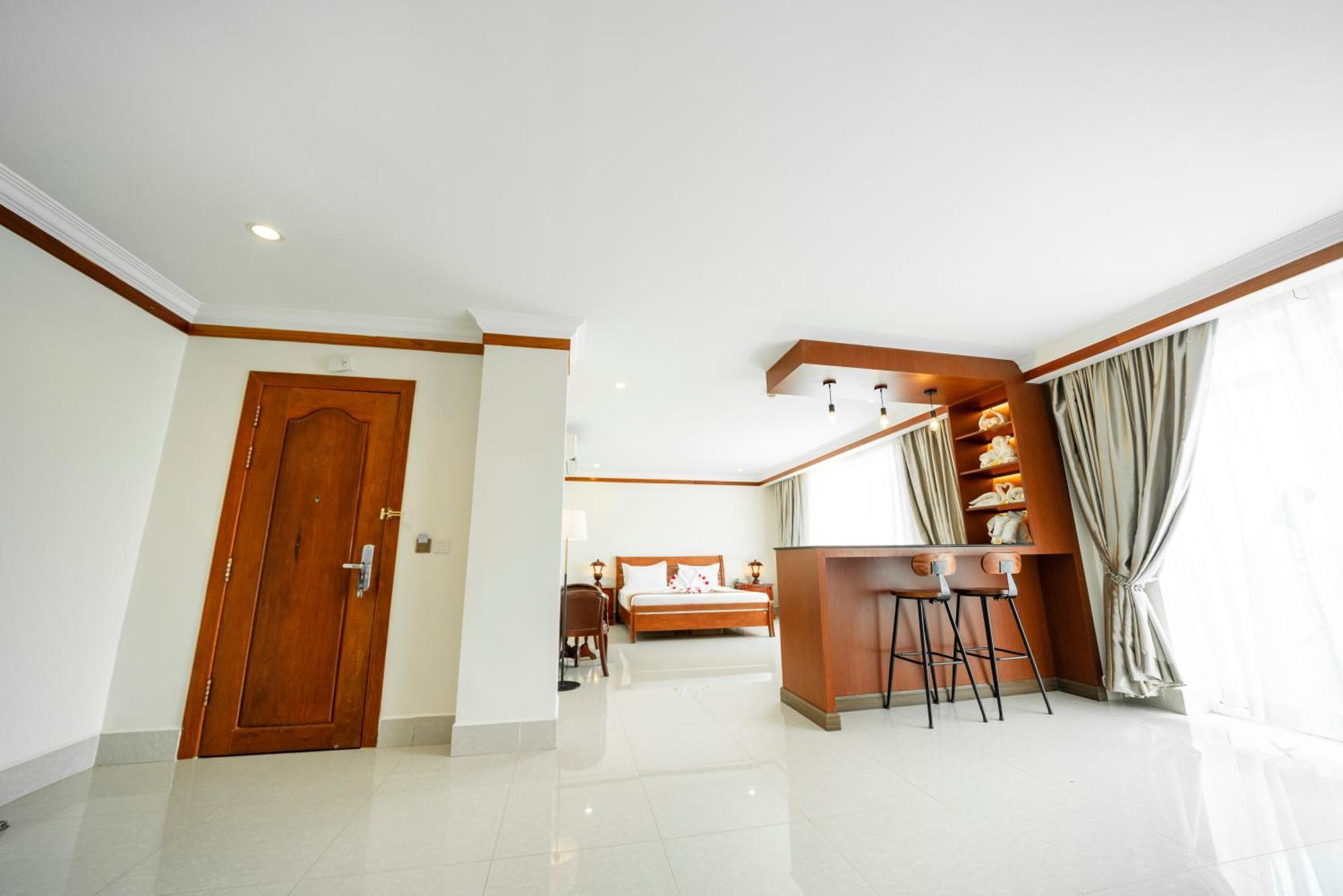 Pursat Riverside Hotel & Spa Екстериор снимка