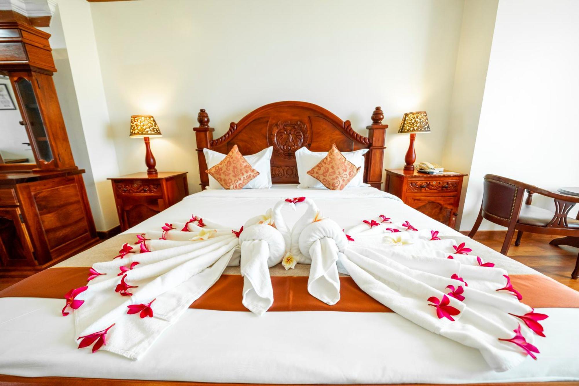 Pursat Riverside Hotel & Spa Екстериор снимка