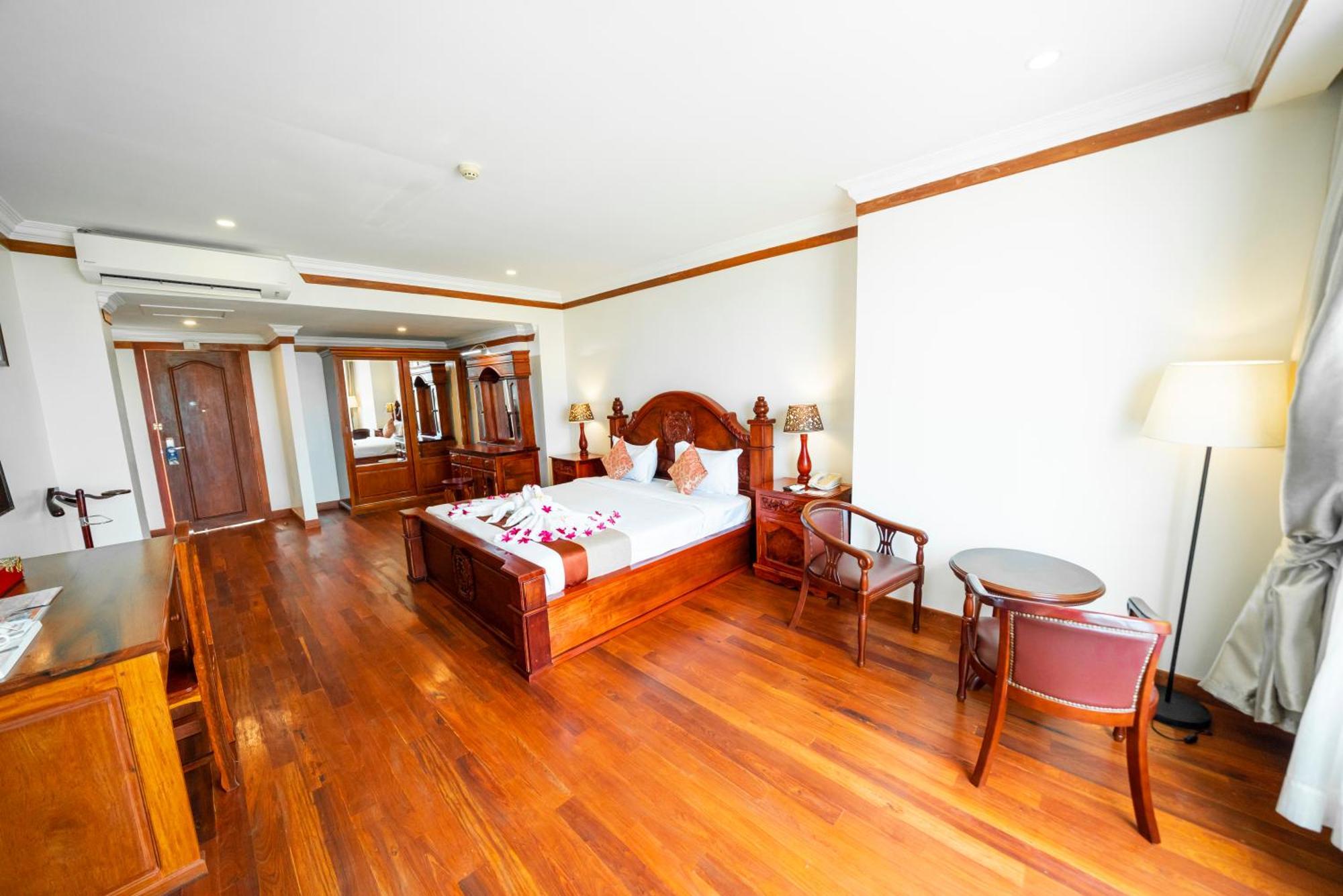 Pursat Riverside Hotel & Spa Екстериор снимка