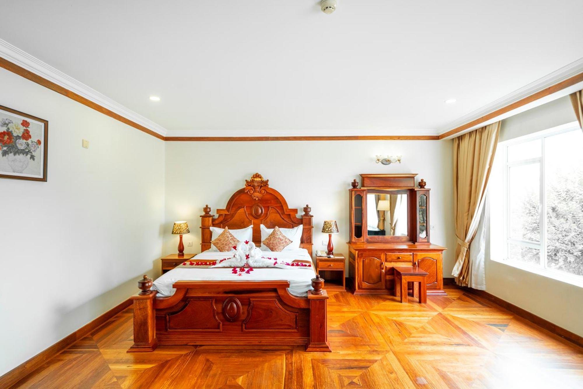 Pursat Riverside Hotel & Spa Екстериор снимка