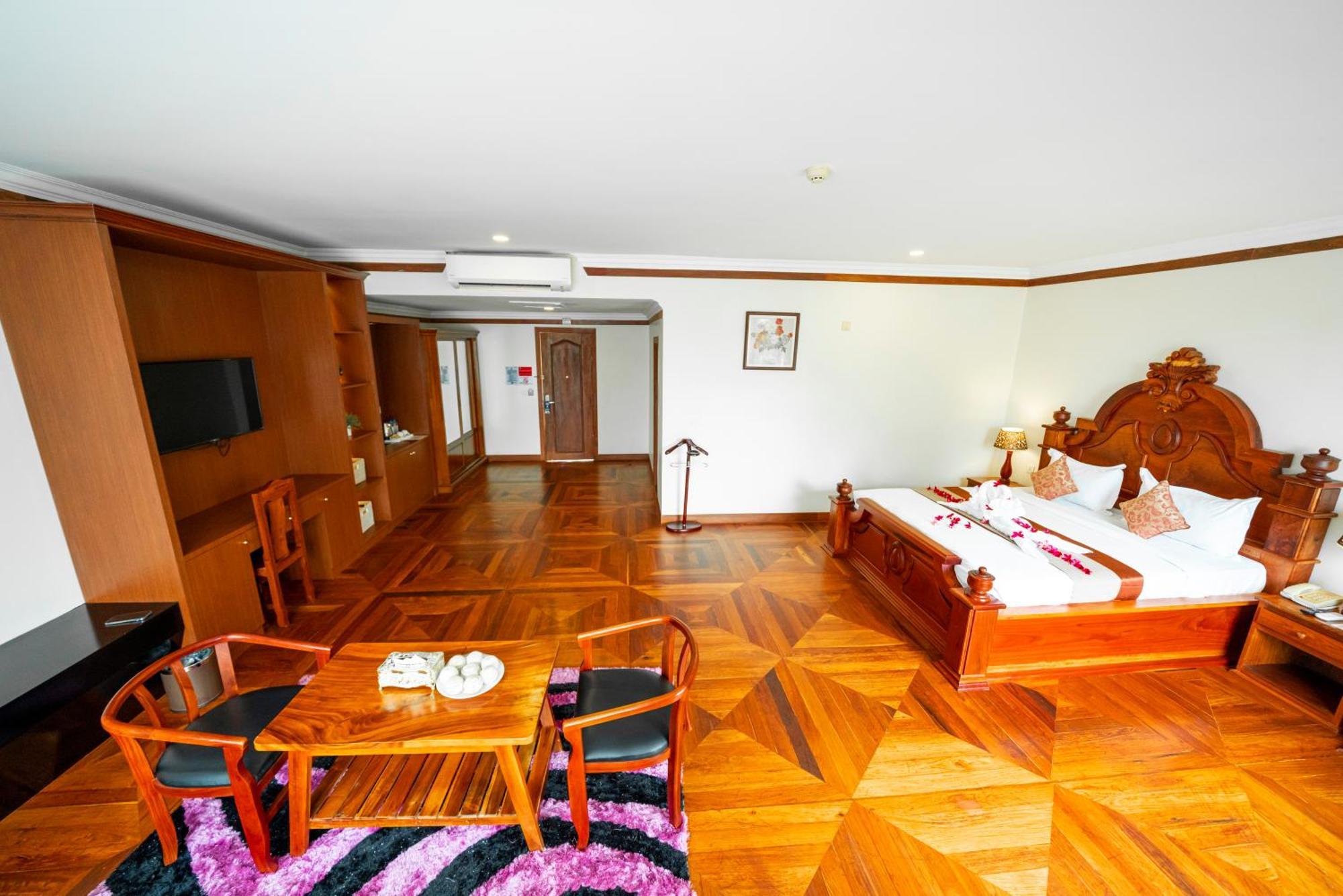 Pursat Riverside Hotel & Spa Екстериор снимка